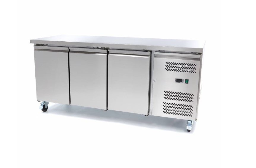 Gastro Kühltisch - 465 l - 180 cm - 3 Türen