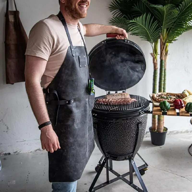 Schwarze BBQ-Lederschürze „Mr. Smith“ von Boska – Bild 3